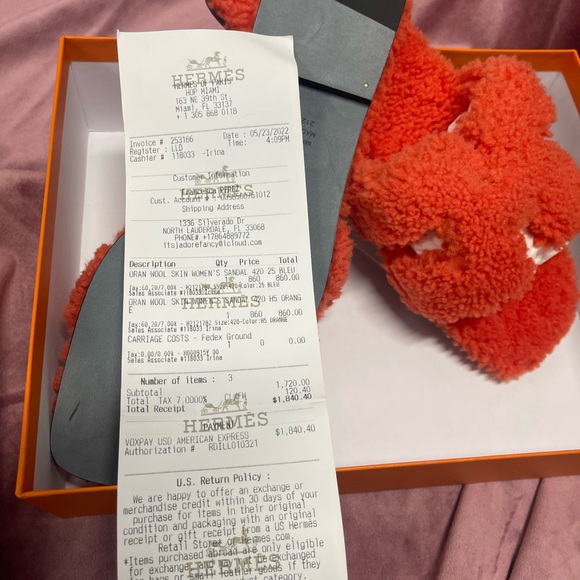 SOLD ♥️ - Picture 3 of 3